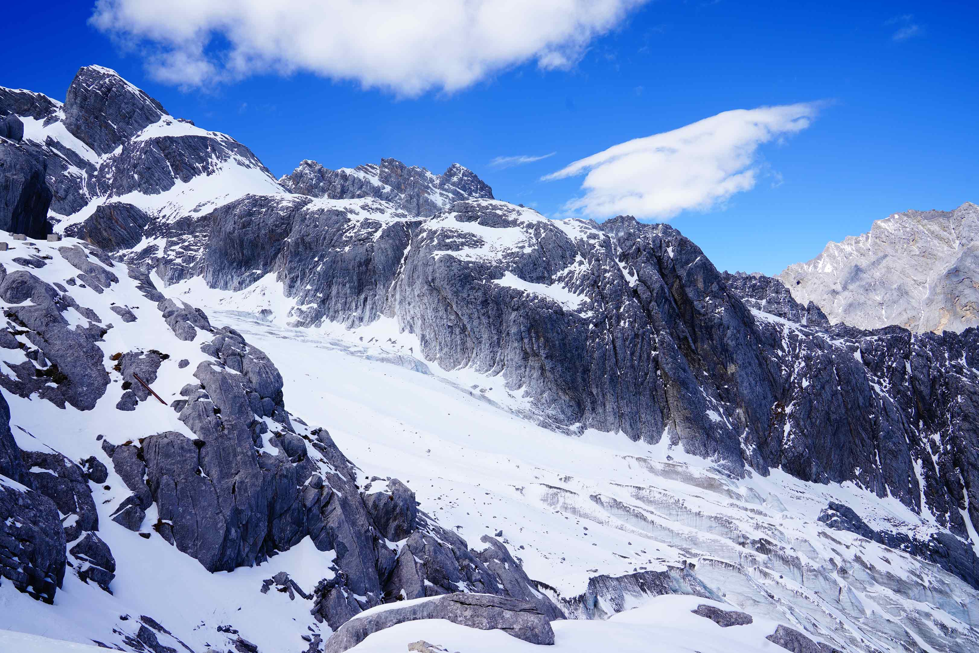 探秘丽江玉龙雪山，云南海峡国际旅行社带您开启绝美之旅